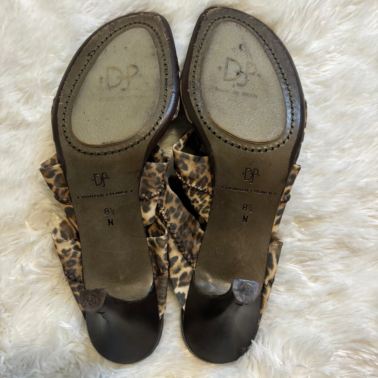 Donald J Pliner Women’s Leopard Print Peep Toe Heeled Sandals – Size 8.5 Narrow